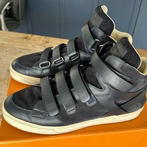 Louis Vuitton men’s high top sneakers in size 12. (LV 11). Navy leather/suede